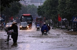 Bão số 5: Mưa lớn gây ngập trên Quốc lộ 6 cũ (Phú Thọ)