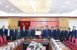 Tổng Bí thư dự Lễ trao Huy hiệu Đảng cho các đồng chí lãnh đạo Ban Nội chính Trung ương