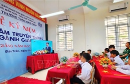 Khai trường nơi đảo xa