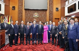 Chủ tịch Quốc hội Trần Thanh Mẫn thăm Trụ sở Thượng viện và Hạ viện Malaysia