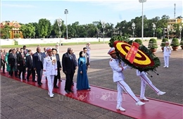 Chủ tịch Quốc hội Cuba vào Lăng viếng Chủ tịch Hồ Chí Minh 