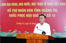 Thường trực Ban Bí thư Trần Cẩm Tú trao hỗ trợ tỉnh Quảng Trị khắc phục hậu quả bão số 10