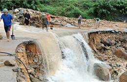 Mưa lớn gây sạt lở đất, lũ lụt tại Quảng Ninh