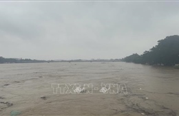 Lũ trên các sông dâng cao, 32 xã, phường tại Huế ngập sâu