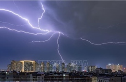 Thời tiết đêm 8/11: Cảnh báo mưa kèm dông lốc, sét ở khu vực nội thành Hà Nội