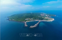 Tìm chủ sở hữu của chiếc thuyền trôi dạt ở vùng biển đặc khu Cồn Cỏ