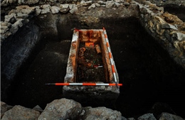 Phát hiện quan tài đá 1.700 năm tuổi ở Hungary