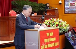 Tổng Bí thư Tô Lâm và các đại biểu ủng hộ đồng bào bão lũ