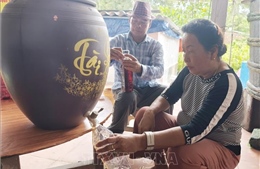 Nước mắm Cửa Khe, làng nghề truyền thống vươn ra &#39;biển lớn&#39; ​