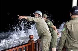 Lâm Đồng: Sóng biển dâng cao làm sạt lở kè, nhiều khu vực phải di dời