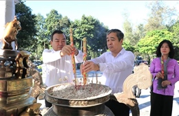 Đoàn công tác Ban Tuyên giáo và Dân vận Trung ương viếng các anh hùng liệt sĩ tại Tây Ninh