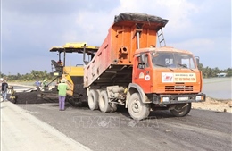 Cao tốc Cần Thơ - Cà Mau chạy &#39;nước rút&#39; về đích