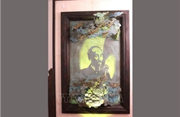 Hình ảnh Chủ tịch Hồ Chí Minh qua điêu khắc ánh sáng tại thủ đô Seoul