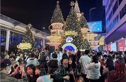 Hong Kong (Trung Quốc) nhộn nhịp trong dịp lễ Giáng sinh