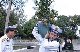 Gửi 'Tết sớm' đến nhân dân, các lực lượng trên đảo Hòn Chuối