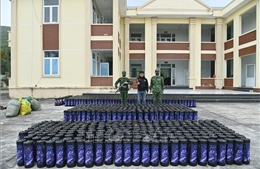 Triệt phá vụ vận chuyển 1.364 bình khí cười trên biển