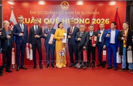 Thắt chặt tình cảm gắn bó cộng đồng người Việt tại Slovakia với quê hương