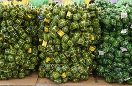 Làng nghề truyền thống sôi động vào mùa cao điểm