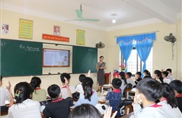 Góp ý sửa đổi tiêu chuẩn, quy trình biên soạn, thẩm định tài liệu giáo dục địa phương