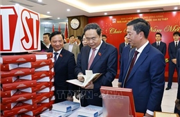 Chủ tịch Quốc hội: Đổi mới mạnh mẽ công tác tuyên truyền ấn phẩm về chính trị, pháp luật