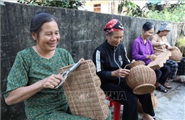 Những người phụ nữ tạo sinh kế tại làng quê