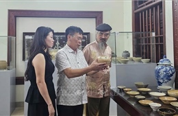 Người lưu giữ ký ức, kết nối quá khứ với hiện tại qua từng cổ vật