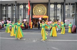 Kiều bào Việt Nam tại Pháp hướng về cội nguồn dân tộc