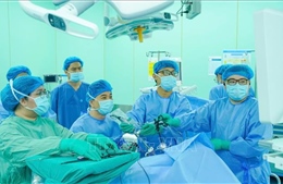 Người bệnh từ Indonesia sang Việt Nam để phẫu thuật ung thư đại trực tràng​