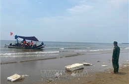 Chặn đứng 'bè tặc' chở khách chui trên biển