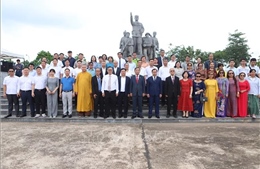 Hành trình 'Về nguồn theo dấu chân Chủ tịch Hồ Chí Minh' tại Lào