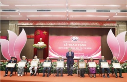 Tổng Bí thư, Chủ tịch nước Tô Lâm dự Lễ trao tặng Huy hiệu Đảng tại Đảng bộ TP Hà Nội