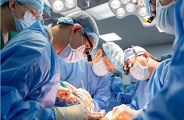 'Chạy đua' khẩn cấp để ghép tạng, giành sự sống cho bệnh nhân ở ranh giới sinh tử