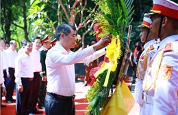 Thủ tướng Lê Minh Hưng tri ân các anh hùng liệt sĩ tại tỉnh Quảng Trị