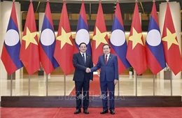 Chủ tịch Quốc hội Trần Thanh Mẫn hội kiến Thủ tướng Lào Sonexay Siphandone