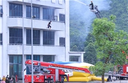 Diễn tập thực binh ứng phó tình huống khẩn cấp về y tế quy mô lớn