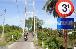 Sớm khắc phục cầu treo Vàm Lẽo nơi giáp ranh Cà Mau và Cần Thơ