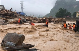 Mưa lớn kéo dài, cảnh báo lũ trên các sông ở Bắc Bộ