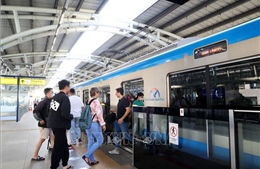 Lắp mái che kết nối trạm xe buýt với metro Bến Thành - Suối Tiên