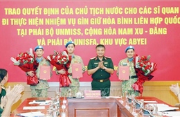 Trao Quyết định của Chủ tịch nước cho ba sĩ quan đi thực hiện nhiệm vụ gìn giữ hòa bình Liên hợp quốc