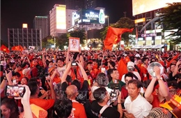 Người dân cả nước vỡ òa cảm xúc mừng đội tuyển Việt Nam vô địch ASEAN Cup 2026