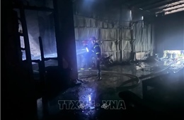 Dập tắt vụ cháy ở gần chợ Đắk Ha, Lâm Đồng