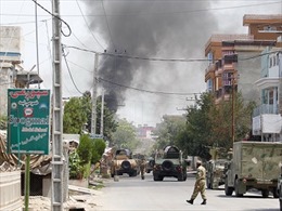  Xả súng và nổ liên tiếp tại thành phố Jalalabad, Afghanistan