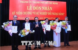 Nhiều tập thể, cá nhân vinh dự được nhận Kỷ niệm chương “Vì sự nghiệp đối ngoại Đảng”