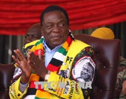 Bầu cử tại Zimbabwe: Tổng thống Emmerson Mnangagwa dẫn cách biệt