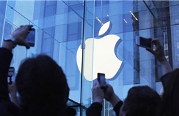 Chứng khoán tăng điểm sau khi Apple trở thành &#39;đại gia&#39; nghìn tỷ USD