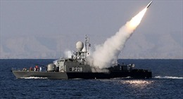 Iran tập trận quy mô lớn với hơn 50 tàu chiến tại eo biển Hormuz