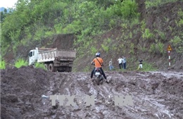 Mưa lũ gây sạt lở nhiều đoạn đường tại huyện Nậm Pồ, Điện Biên