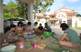 Người Việt tại Malaysia gìn giữ phong vị Tết cổ truyền