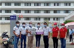 Quỹ Chăm sóc sức khỏe gia đình Việt Nam hỗ trợ y bác sĩ tuyến đầu chống dịch COVID-19