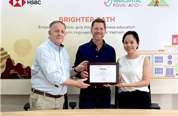 HSBC Việt Nam và VinaCapital Foundation chăm lo cho nữ sinh dân tộc thiểu số